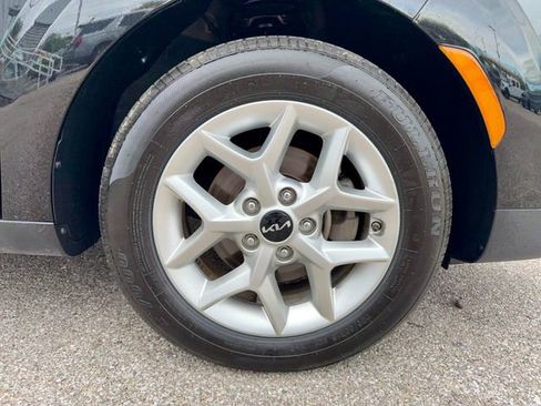 Used 2023 Kia Soul LX w/ LX Technology Package image 29