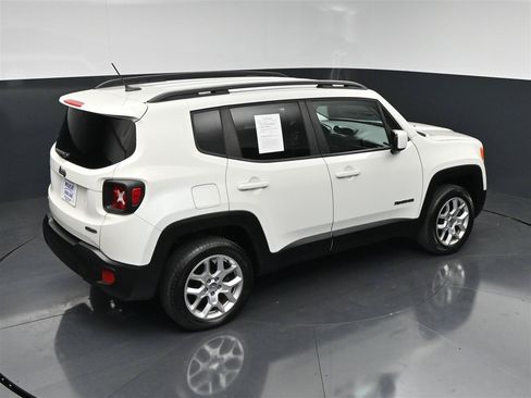 Used 2017 Jeep Renegade Latitude AWD/4WD image 24