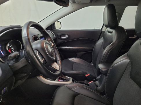 Used 2018 Jeep Compass Latitude w/ Popular Equipment Group AWD/4WD image 17