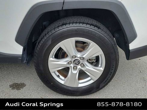 Used 2021 Toyota RAV4 XLE w/ Convenience Package FWD image 16