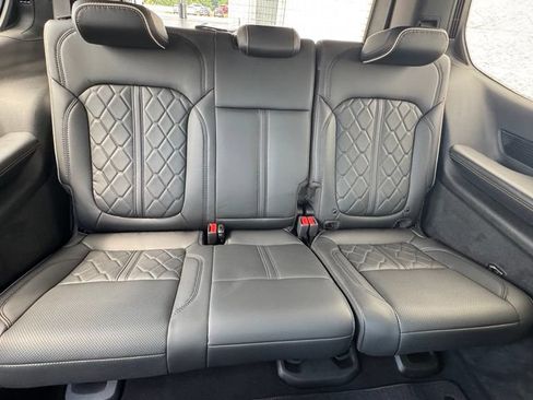 Used 2023 Jeep Grand Wagoneer Series III w/ Rear Seat Video Group 1 AWD/4WD image 17