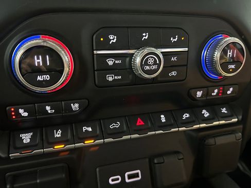 Used 2023 GMC Sierra 3500 Denali AWD/4WD image 37