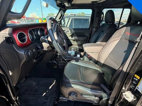 Used 2023 Jeep Wrangler Unlimited Rubicon w/ Cold Weather Group AWD/4WD image 5