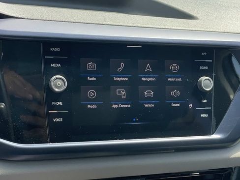 Certified 2022 Volkswagen Taos SE FWD image 11