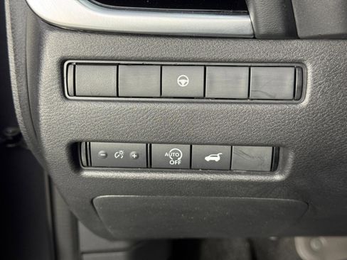 Used 2024 Nissan Rogue SL w/ SL Premium Package image 18