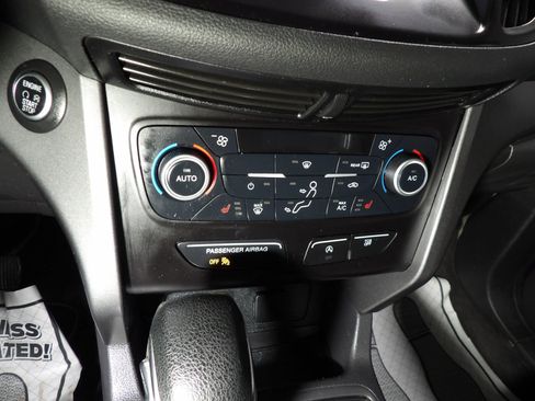 Used 2019 Ford Escape SE image 13