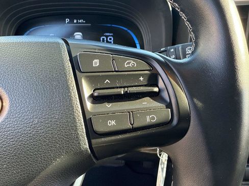 Used 2023 Hyundai Venue SEL image 26