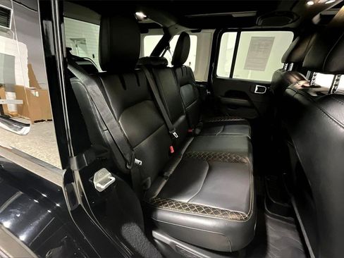 Used 2022 Jeep Wrangler Unlimited Sahara image 24