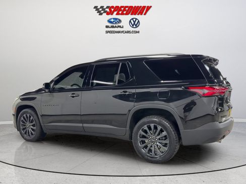 Used 2023 Chevrolet Traverse RS FWD image 9