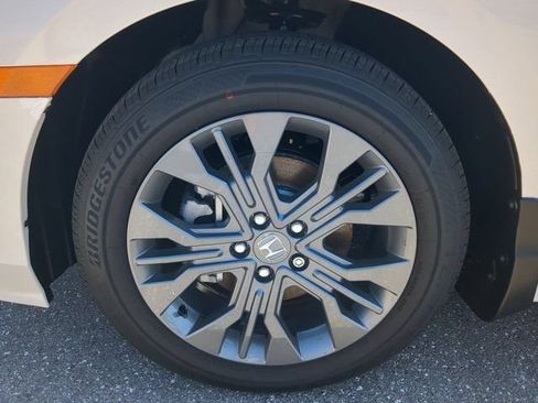New 2026 Honda Odyssey Touring image 10