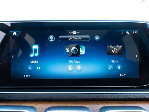 Used 2024 Mercedes-Benz GLE 350 4MATIC w/ Driver Assistance Package image 23