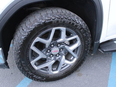 Used 2023 GMC Sierra 1500 SLT w/ SLT Premium Package image 16