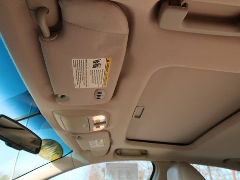 Used 2009 Lincoln MKZ Base image 12