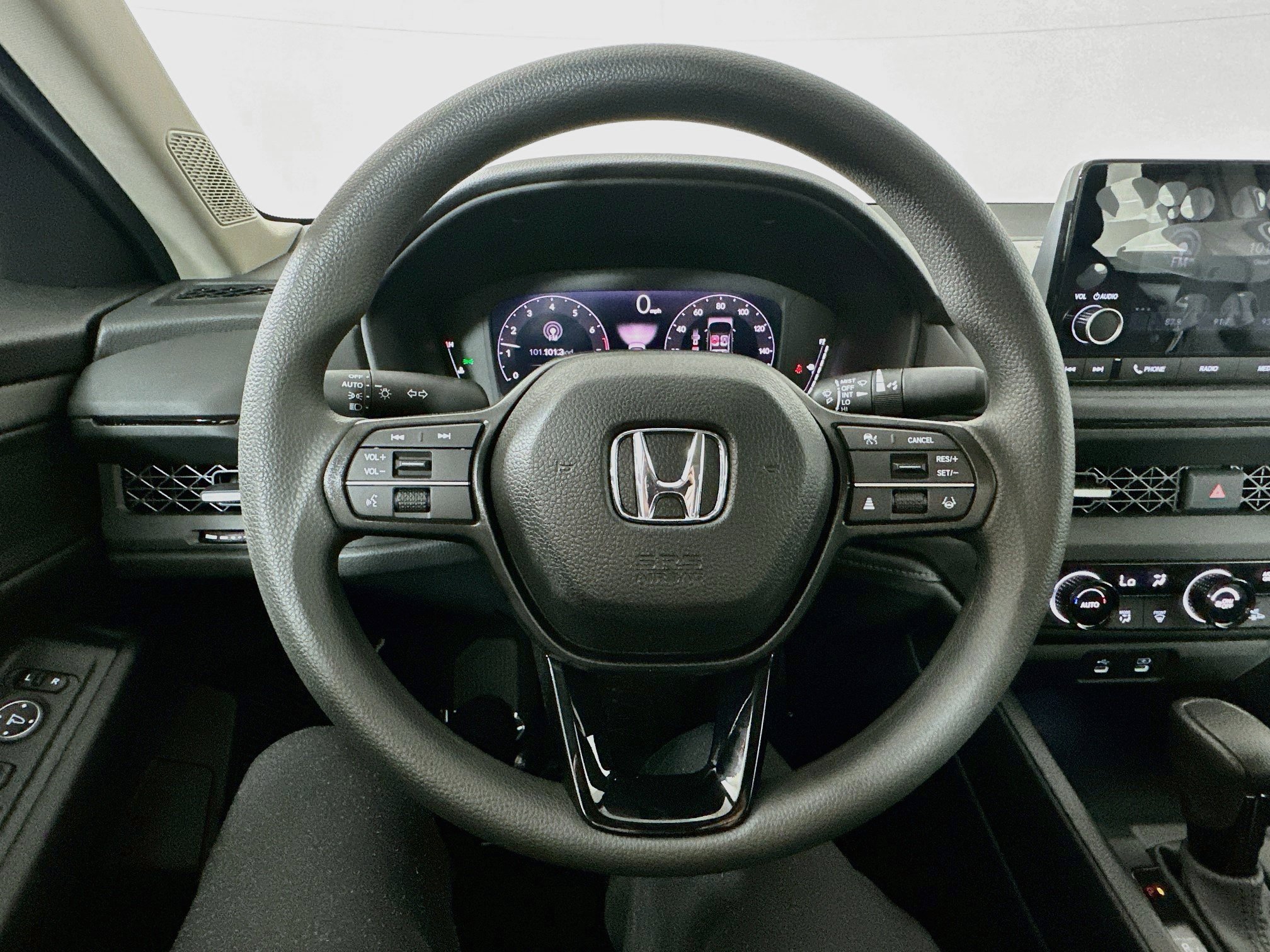 Used 2025 Honda Accord SE image 11