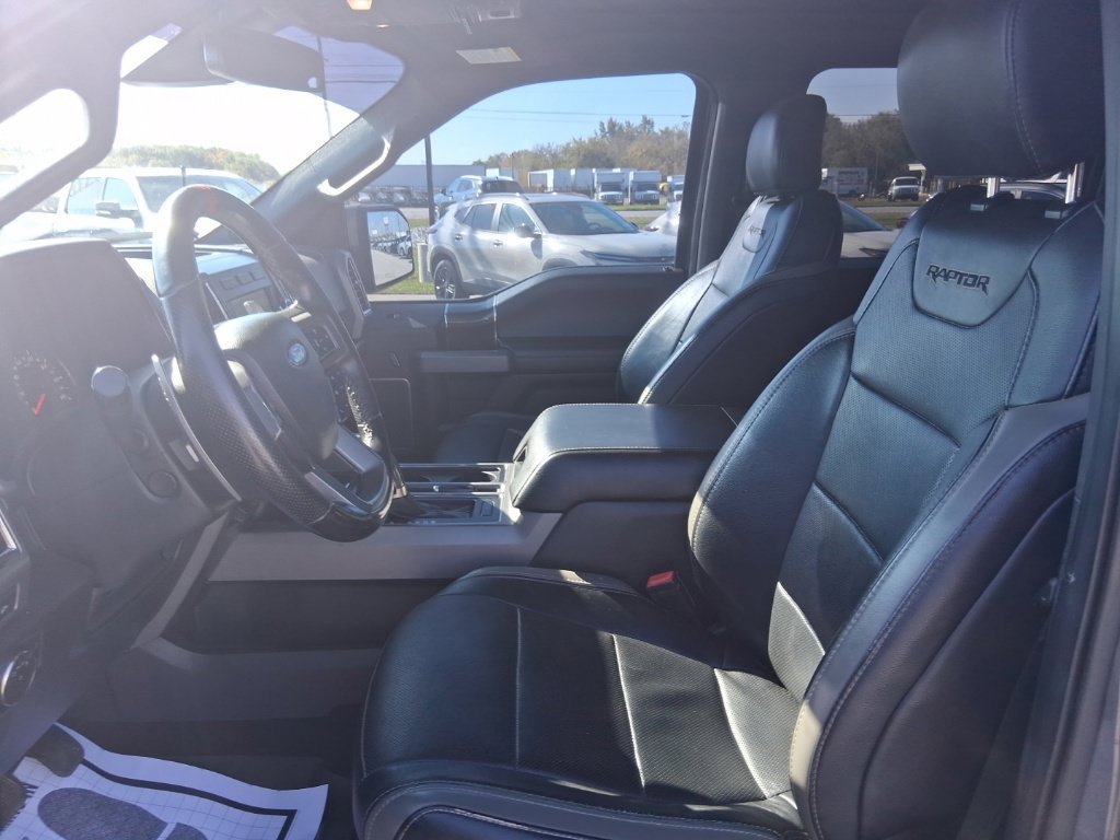 Used 2018 Ford F150 Raptor w/ Equipment Group 802A Luxury AWD/4WD image 28