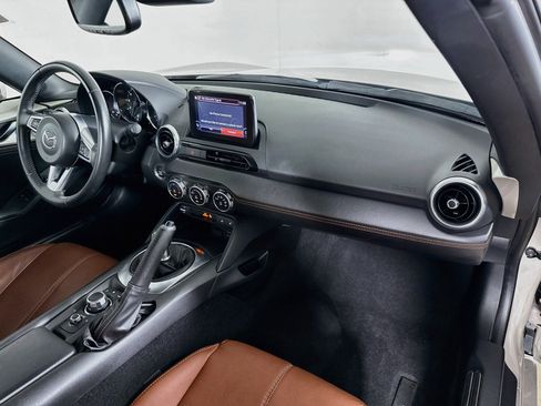 Used 2023 MAZDA MX-5 Miata Grand Touring RWD image 32