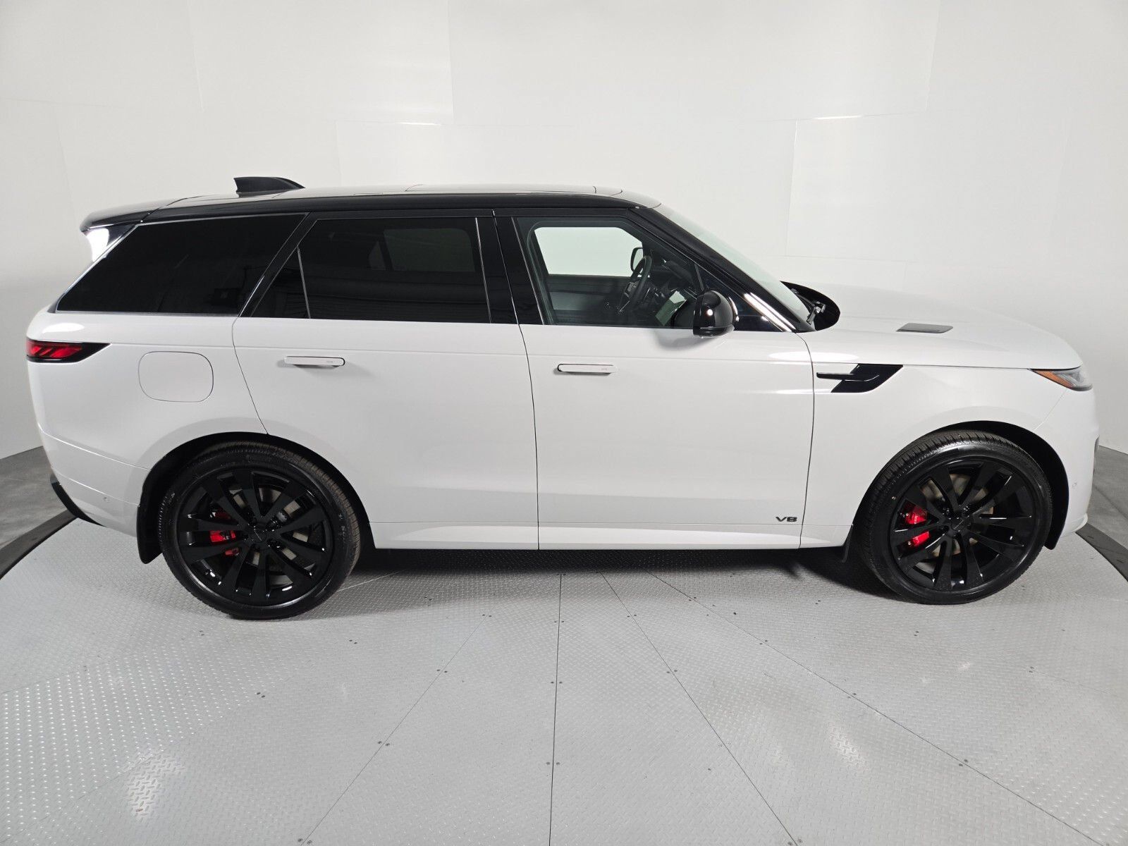 New 2026 Land Rover Range Rover Sport Dynamic SE AWD/4WD image 6