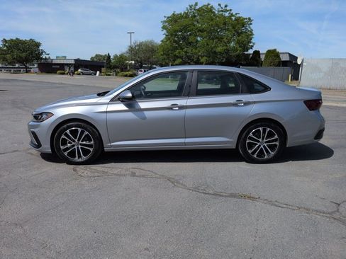 Used 2026 Volkswagen Jetta Sport FWD image 5