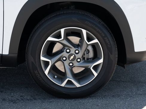 Used 2026 Chevrolet Trax LT w/ Driver Confidence Package FWD image 12
