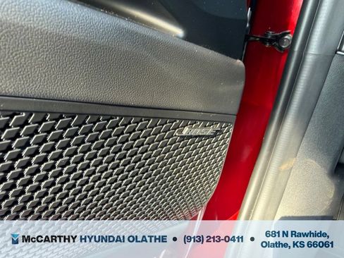 Certified 2024 Hyundai Elantra Limited FWD image 32