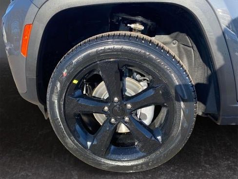 New 2026 Jeep Grand Cherokee Limited w/ Limited Altitude Package image 29