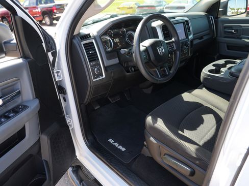 Used 2019 RAM 1500 Classic Warlock AWD/4WD image 13
