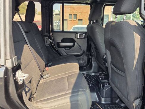 Used 2018 Jeep Wrangler Unlimited Sport S AWD/4WD image 15