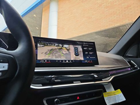 Used 2024 BMW X5 xDrive40i w/ Premium Package image 31