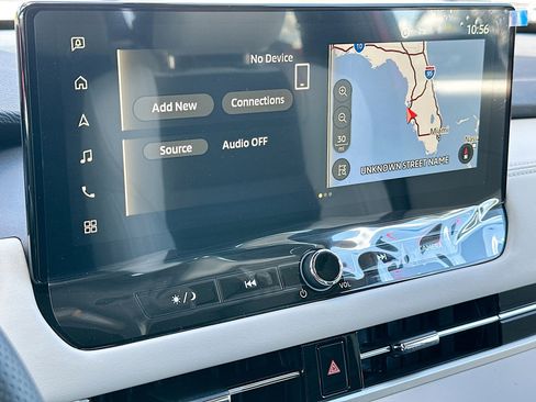 New 2025 Mitsubishi Outlander SE image 10