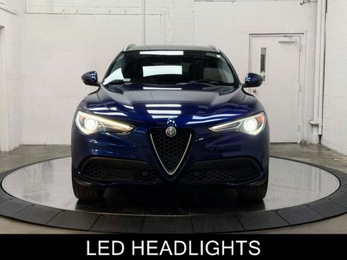 Used 2018 Alfa Romeo Stelvio Ti image 3
