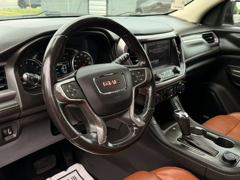 Used 2018 GMC Acadia SLT w/ LPO, Protection Package AWD/4WD image 8