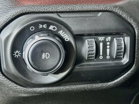 Used 2021 Jeep Wrangler Rubicon AWD/4WD image 21