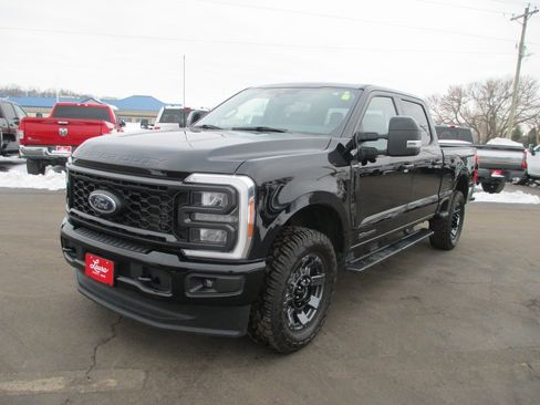 Used 2023 Ford F250 Lariat w/ Sport Appearance Package image 10