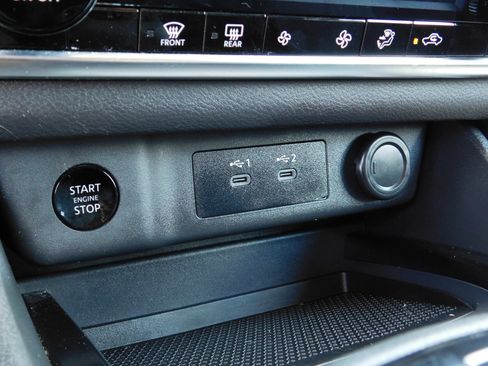 Used 2025 Nissan Rogue SV FWD image 21