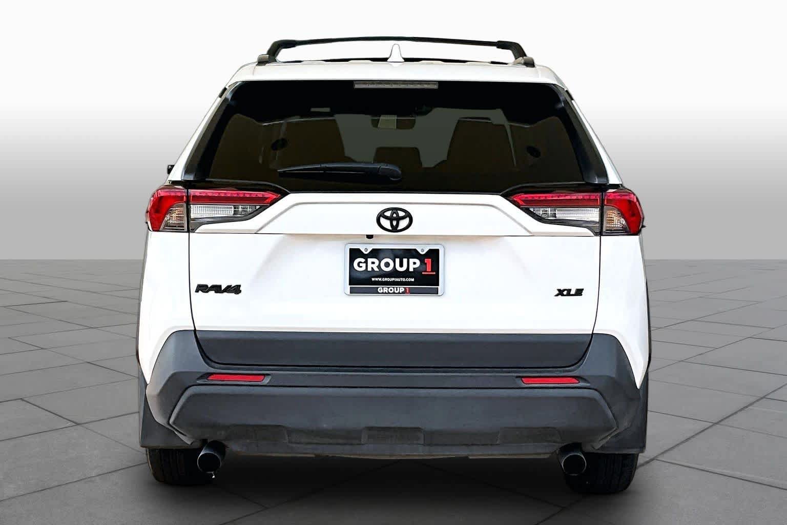 Used 2024 Toyota RAV4 XLE w/ Convenience Package FWD image 5