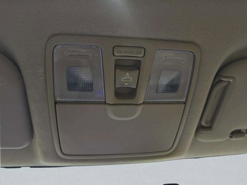 Used 2012 Hyundai Elantra Limited image 35