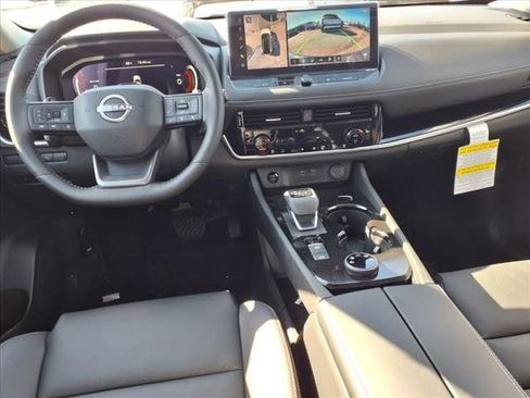 New 2025 Nissan Rogue SL w/ Tech Package image 9