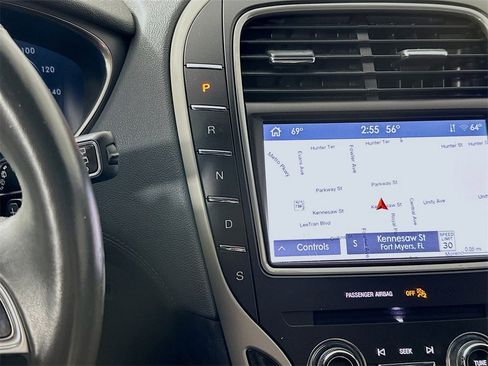 Used 2020 Lincoln Nautilus Reserve w/ Equipment Group 201A image 20