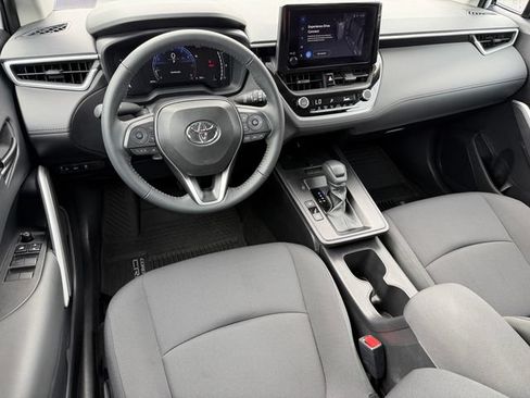 Certified 2026 Toyota Corolla Cross LE FWD image 34