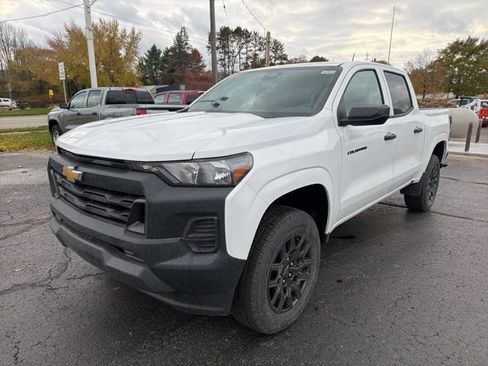 New 2026 Chevrolet Colorado W/T w/ WT Custom Package AWD/4WD image 7