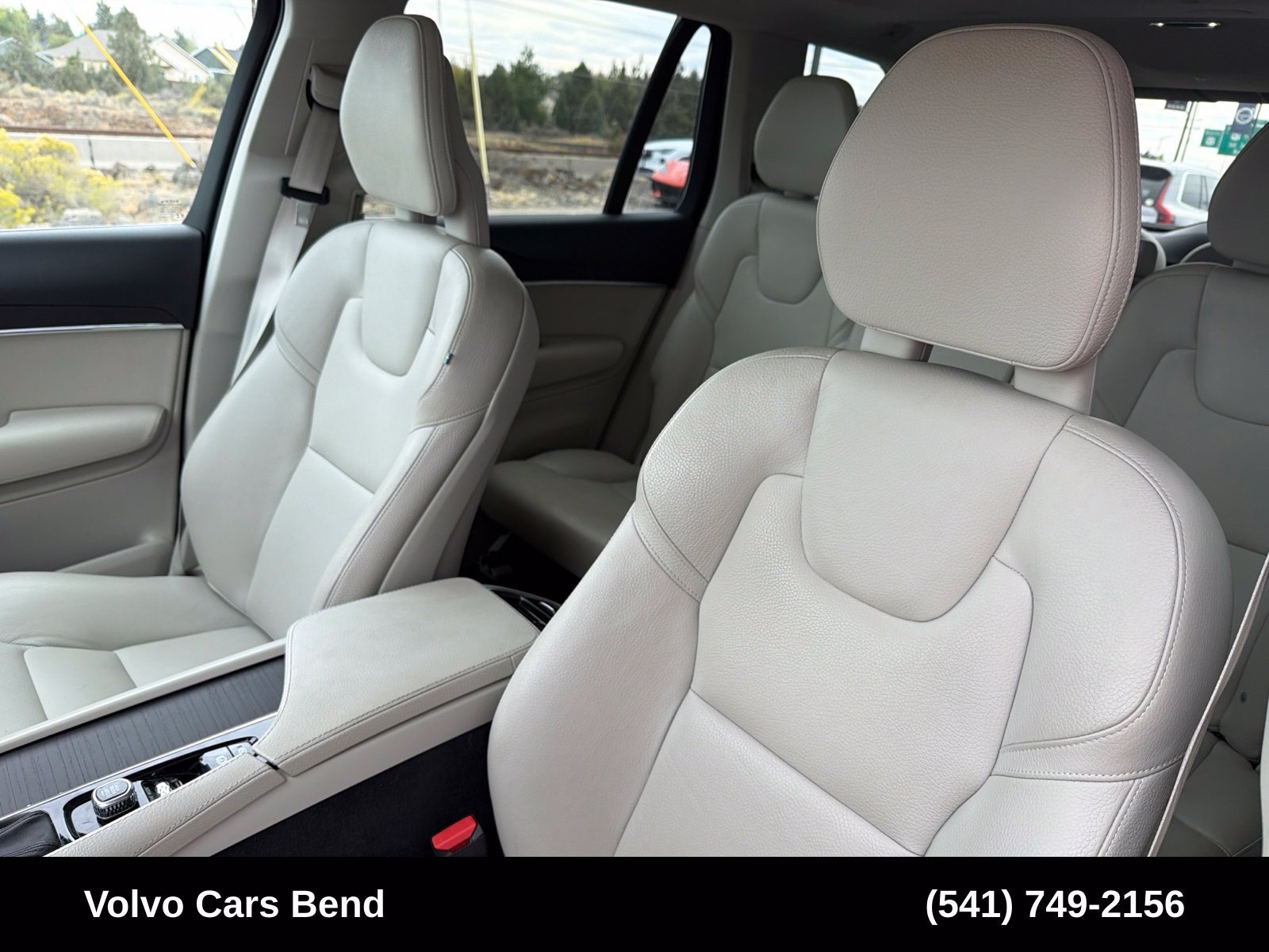Used 2020 Volvo XC90 T6 Momentum w/ Protection Package Premier AWD/4WD image 19