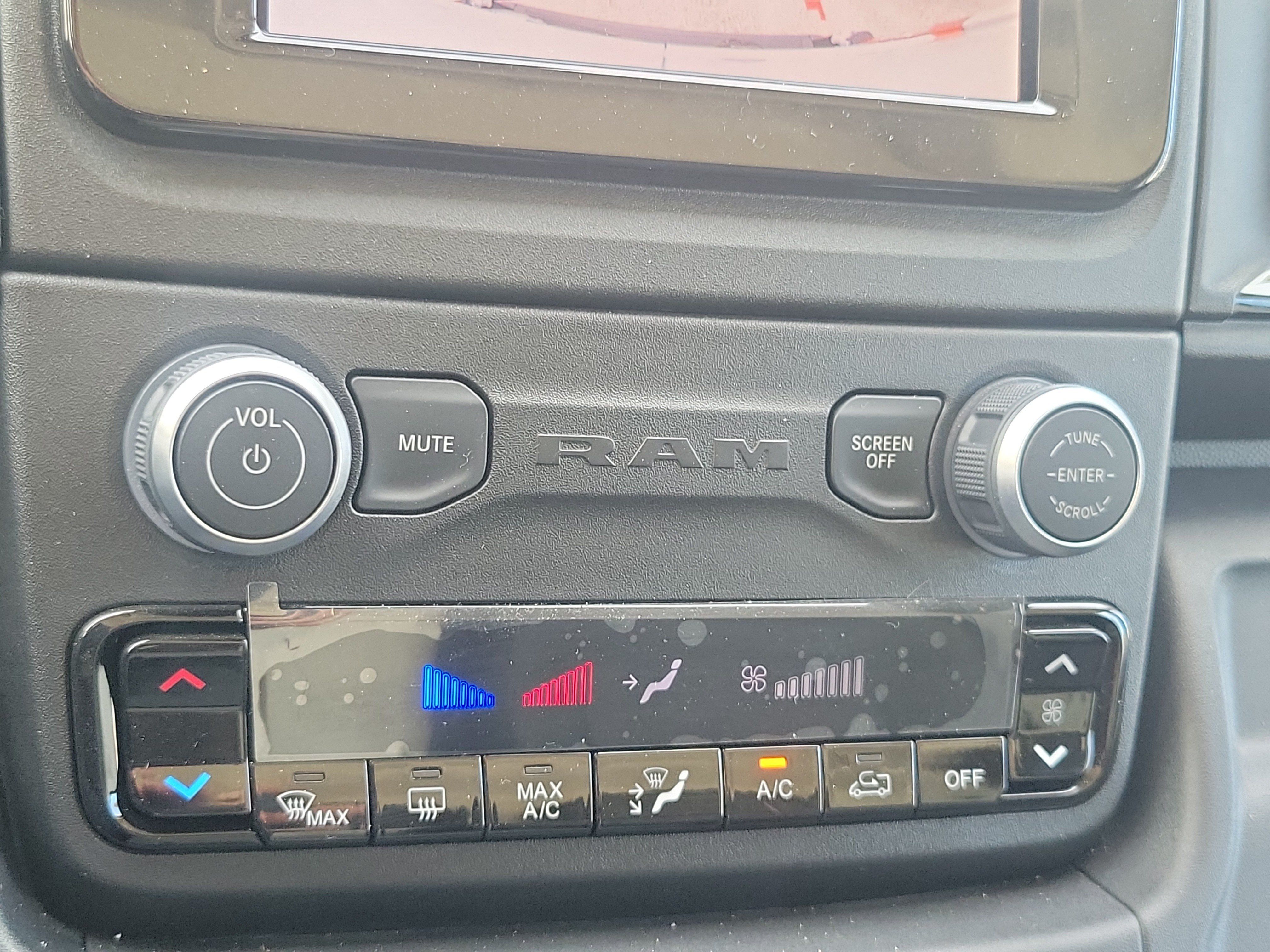 Used 2025 RAM ProMaster 2500 w/ Safety Group FWD image 17