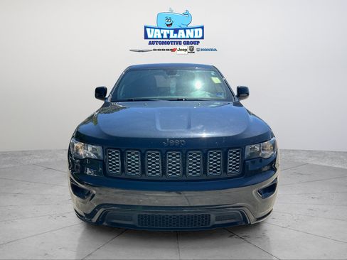 Used 2018 Jeep Grand Cherokee Altitude RWD image 8