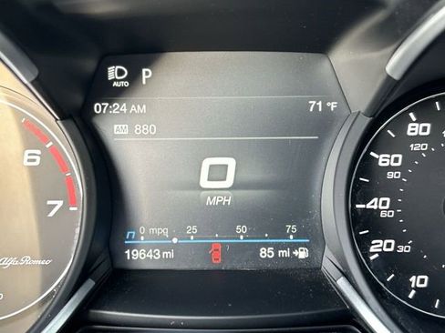 Used 2023 Alfa Romeo Stelvio Veloce image 19