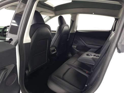 Used 2025 Tesla Model Y Long Range AWD/4WD image 32