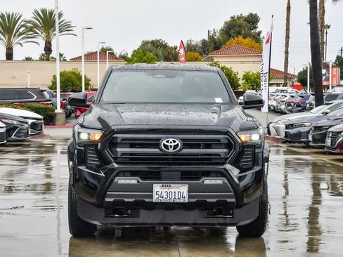 Certified 2025 Toyota Tacoma SR5 image 2