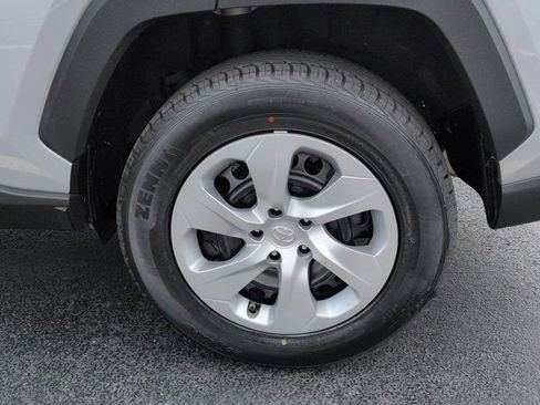 Used 2025 Toyota RAV4 LE AWD/4WD image 7