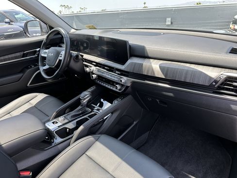 Used 2025 Kia Telluride EX FWD image 16