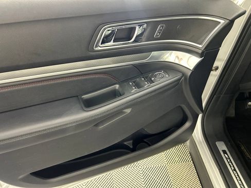 Used 2019 Ford Explorer Sport AWD/4WD image 12
