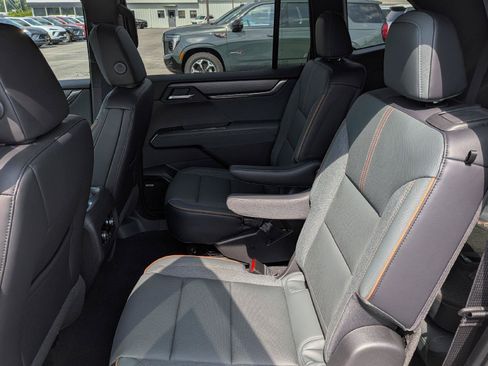 New 2026 GMC Acadia AT4 w/ Luxury Package AWD/4WD image 21